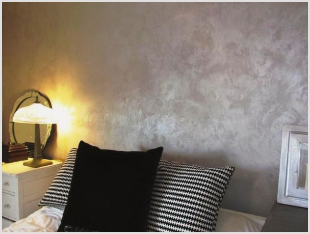 Простой и стильный вариант обновления домашнего интерьера: как выбрать гладкие обои для стен