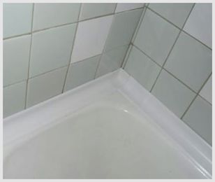Как правильно установить новую чугунную ванну на ножки или кирпичи своими руками?