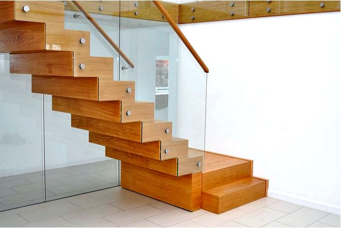 Материалы для изготовления деревянных лестниц