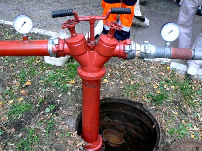 Где купить качественное пожарное оборудование в Украине: гидранты и подставки под гидрант