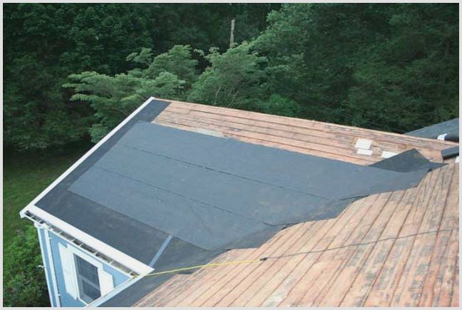 Как покрыть крышу рубероидом: особенности материала и работ