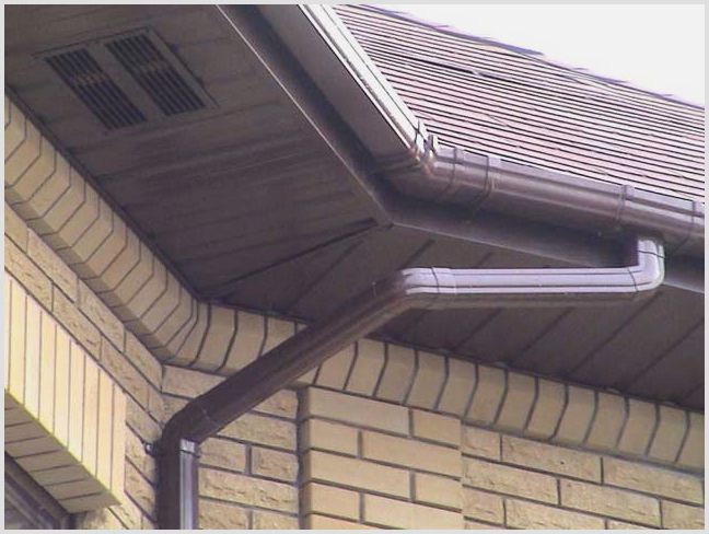 Устройство карниза крыши: конструктивные особенности и монтаж