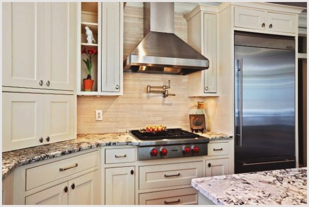 Обзор моделей, особенности каминных вытяжек для кухни шириной 50 см, нюансы установки
