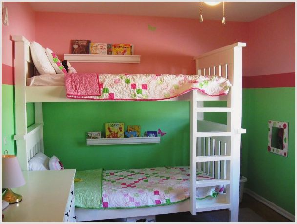 Особенности декорирования интерьеров для девочек : фото обоев для детской комнаты с женственными акцентами