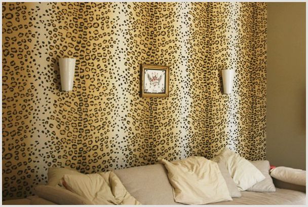 Эффектный дизайн с природными акцентами: учимся подчеркивать достоинства интерьера леопардовыми обоями