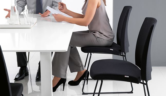 Офисные стулья: Краеугольный камень комфорта и продуктивности на рабочем месте