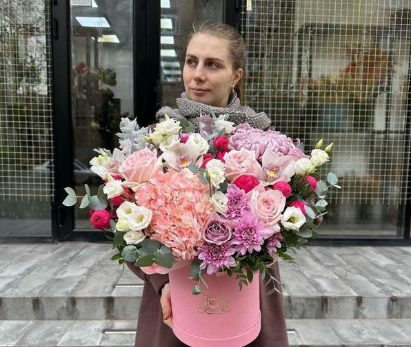 Доставка квітів, квіти від Marta Flowers та Букети в коробці