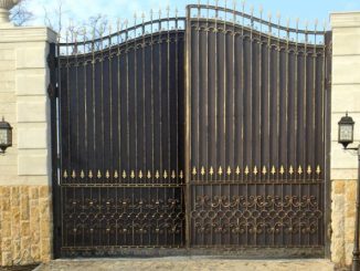 Почему металлические распашные ворота остаются популярными?