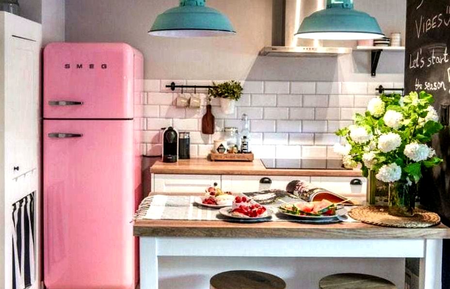 Холодильники Smeg: Итальянский шик в вашей кухне