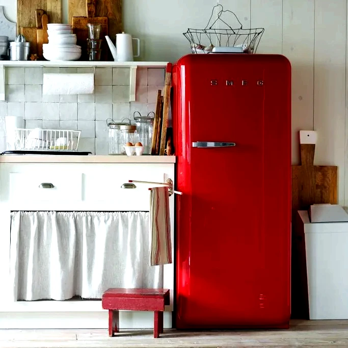 Холодильники Smeg: Итальянский шик в вашей кухне